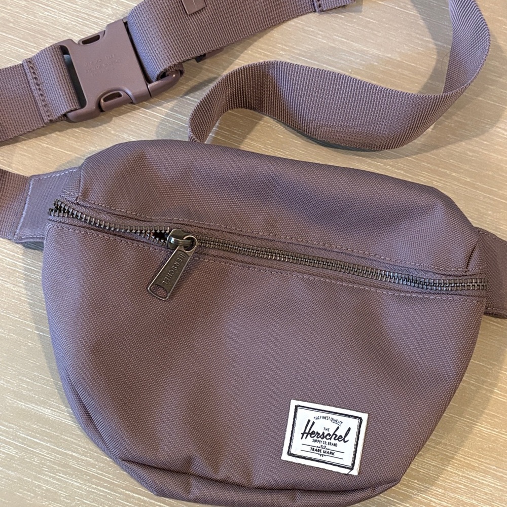 Herschel Supply “fifteen hip pack” in Mauve